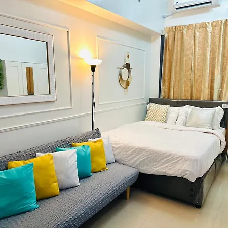 Mid-Century Extent Condo Unit @ Shore 2, Moa